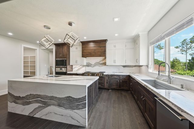 2102 Countryshire Lane, Richmond, TX 77406