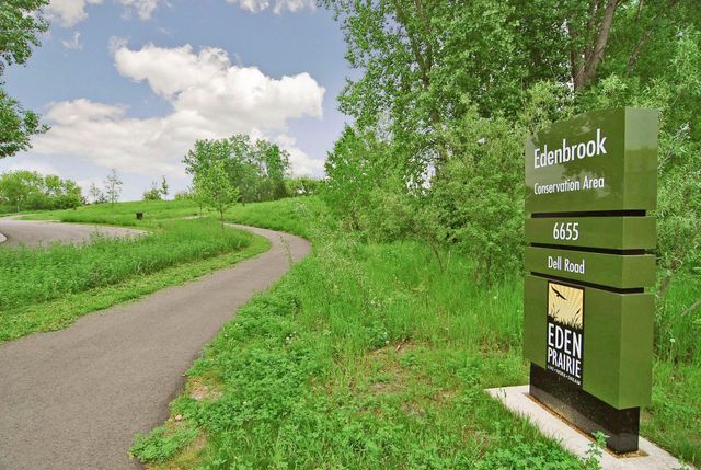 6820 Lorena Lane, Eden Prairie, MN 55346