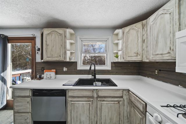 2375 Windemere Drive, Jackson, MI 49202