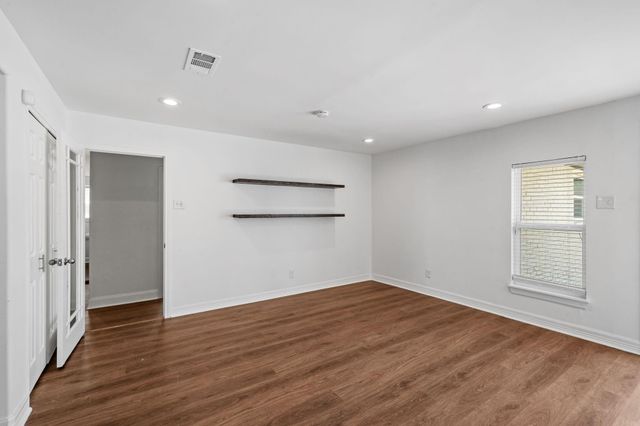 10151 Brinwood Drive, Houston, TX 77043