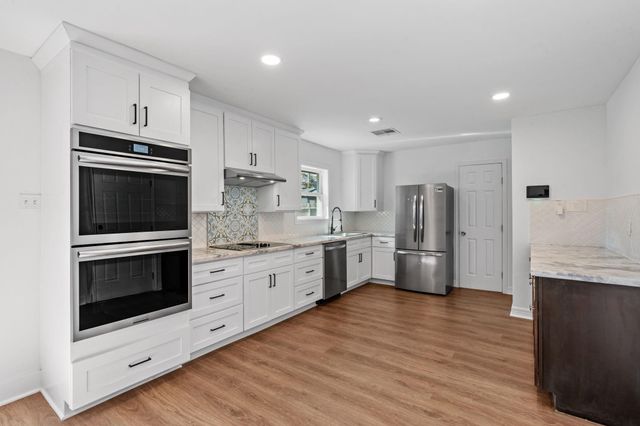 10151 Brinwood Drive, Houston, TX 77043