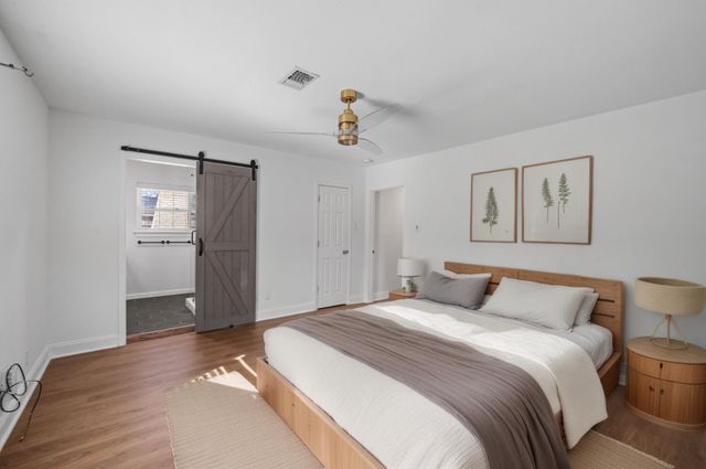 10151 Brinwood Drive, Houston, TX 77043