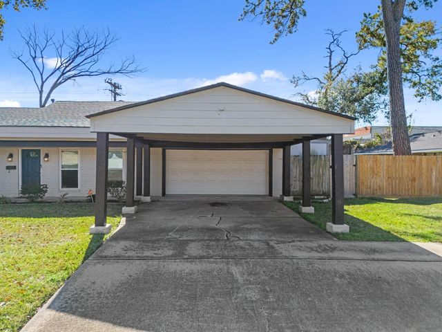 10151 Brinwood Drive, Houston, TX 77043
