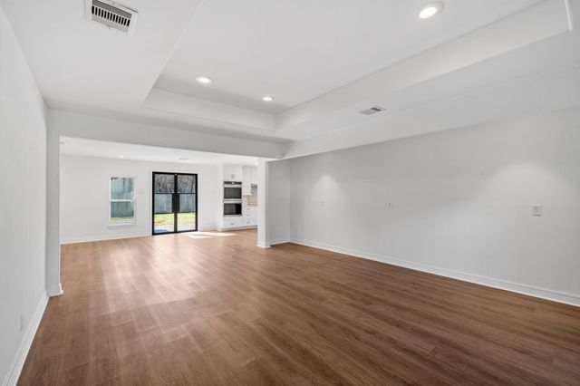 10151 Brinwood Drive, Houston, TX 77043