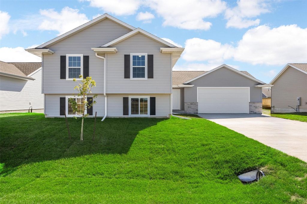 803 Indigo Drive, Palo, IA 52324