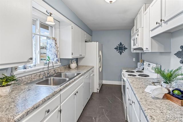 7210 Montclair Avenue, Godfrey, IL 62035