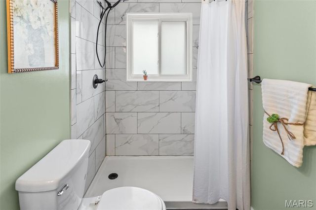 7210 Montclair Avenue, Godfrey, IL 62035