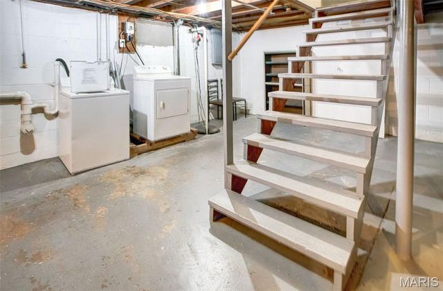 7210 Montclair Avenue, Godfrey, IL 62035