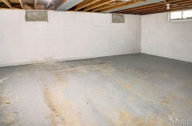 7210 Montclair Avenue, Godfrey, IL 62035