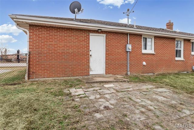 7210 Montclair Avenue, Godfrey, IL 62035