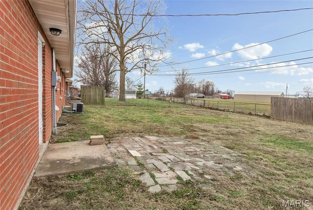 7210 Montclair Avenue, Godfrey, IL 62035