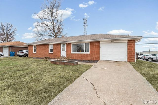 7210 Montclair Avenue, Godfrey, IL 62035