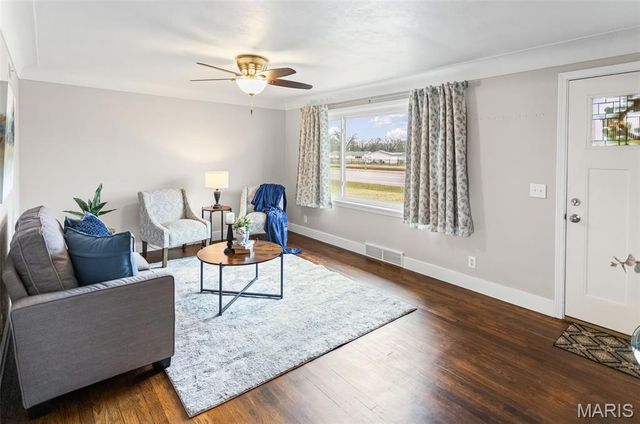 7210 Montclair Avenue, Godfrey, IL 62035