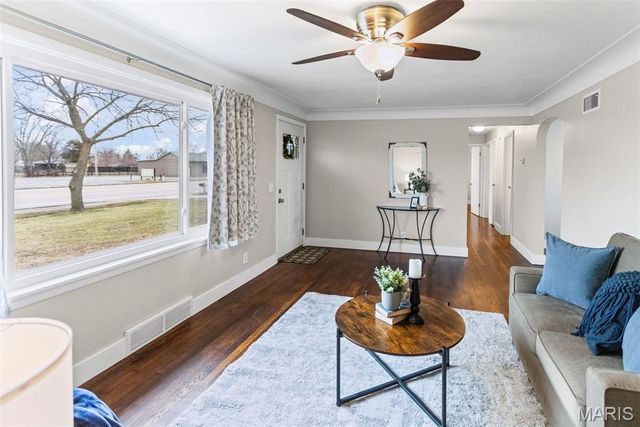 7210 Montclair Avenue, Godfrey, IL 62035