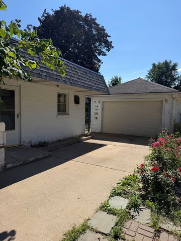 99 Mariposa Avenue, Waukegan, IL 60087
