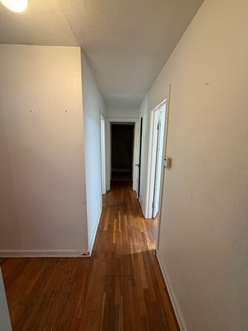 99 Mariposa Avenue, Waukegan, IL 60087