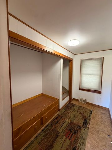 99 Mariposa Avenue, Waukegan, IL 60087