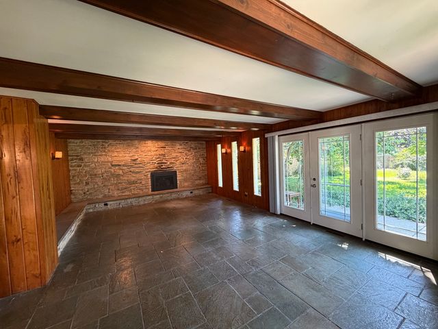 99 Mariposa Avenue, Waukegan, IL 60087