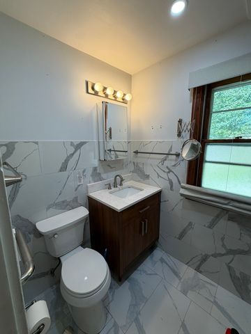 99 Mariposa Avenue, Waukegan, IL 60087