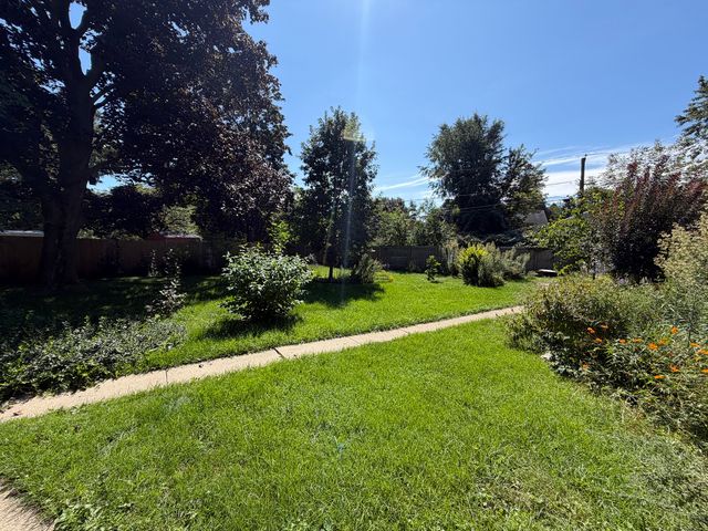 99 Mariposa Avenue, Waukegan, IL 60087