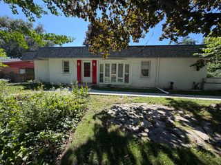 99 Mariposa Avenue, Waukegan, IL 60087