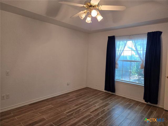 120 Gardenridge Drive, Seguin, TX 78155