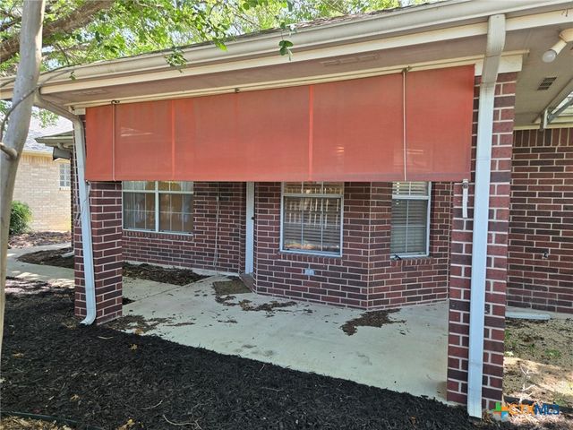 120 Gardenridge Drive, Seguin, TX 78155