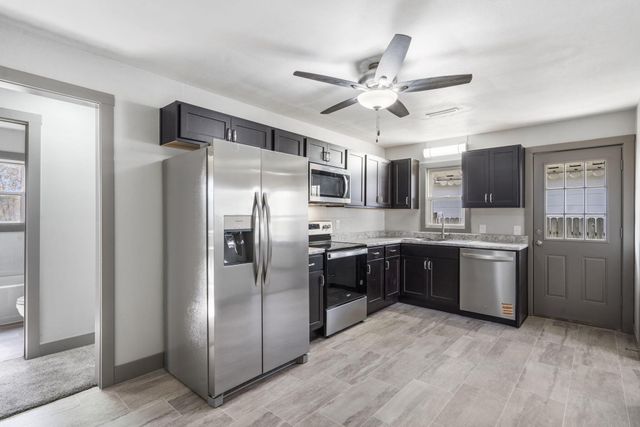 304 E Cofield Street, Aurora, MO 65605