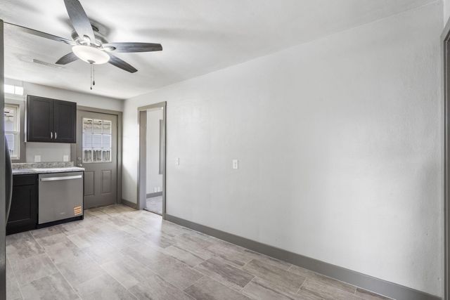 304 E Cofield Street, Aurora, MO 65605