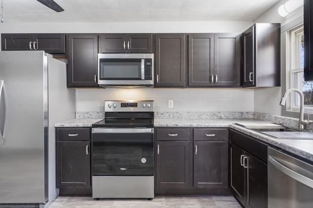 304 E Cofield Street, Aurora, MO 65605