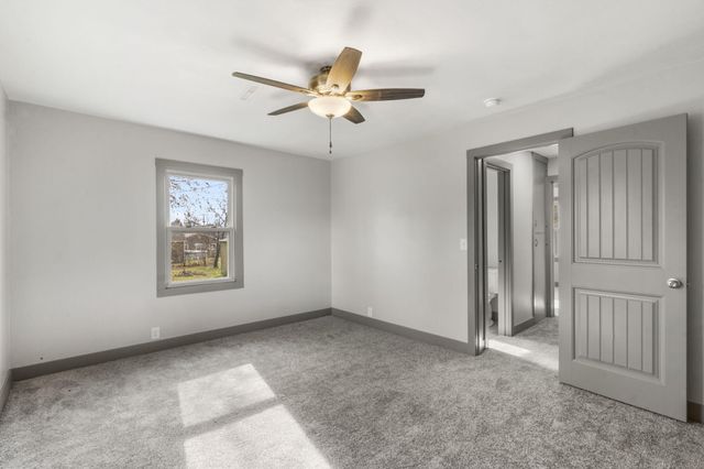 304 E Cofield Street, Aurora, MO 65605