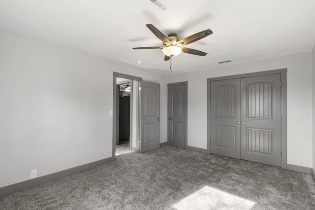 304 E Cofield Street, Aurora, MO 65605