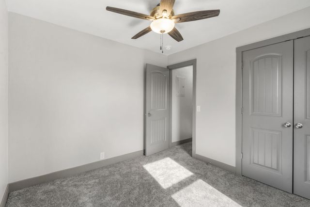 304 E Cofield Street, Aurora, MO 65605