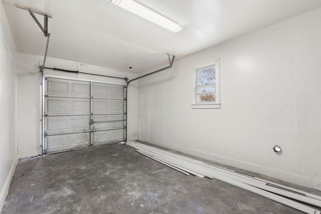 304 E Cofield Street, Aurora, MO 65605