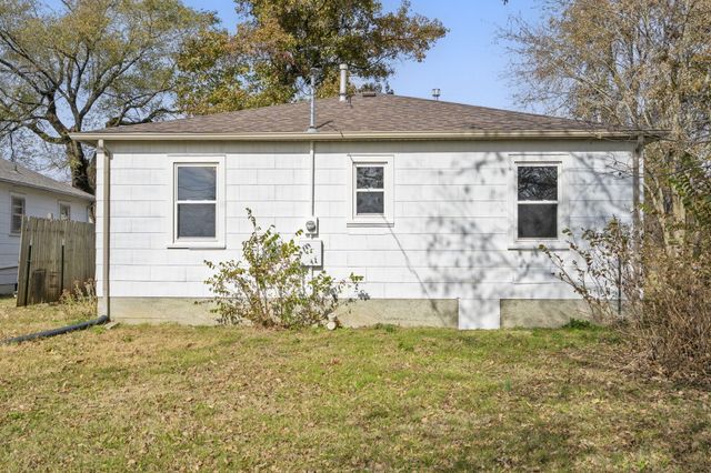 304 E Cofield Street, Aurora, MO 65605