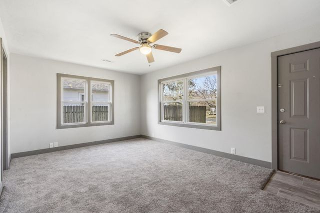 304 E Cofield Street, Aurora, MO 65605