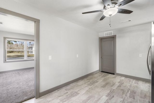 304 E Cofield Street, Aurora, MO 65605