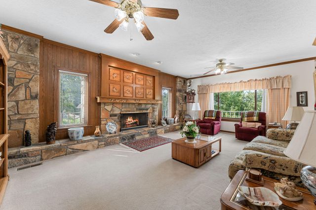 120 Quellhorst Drive, Isabella, MO 65676