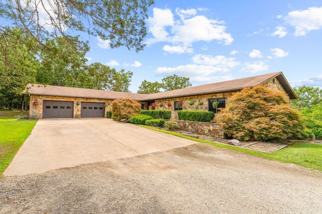 120 Quellhorst Drive, Isabella, MO 65676