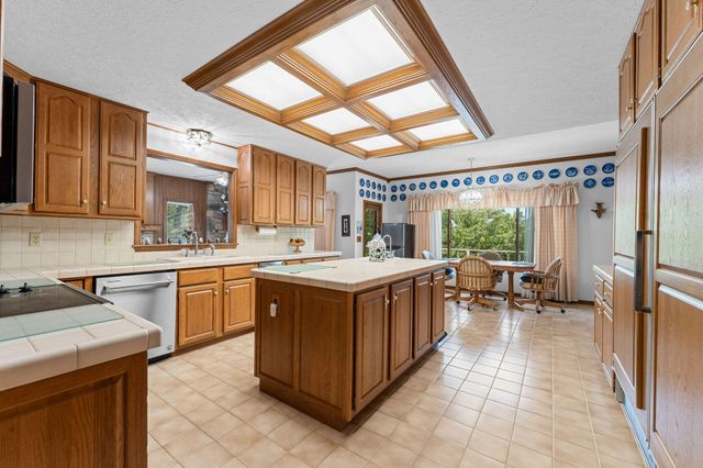 120 Quellhorst Drive, Isabella, MO 65676