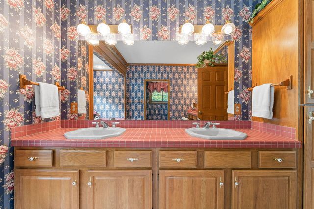 120 Quellhorst Drive, Isabella, MO 65676