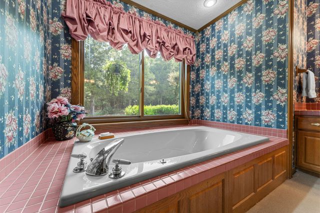 120 Quellhorst Drive, Isabella, MO 65676