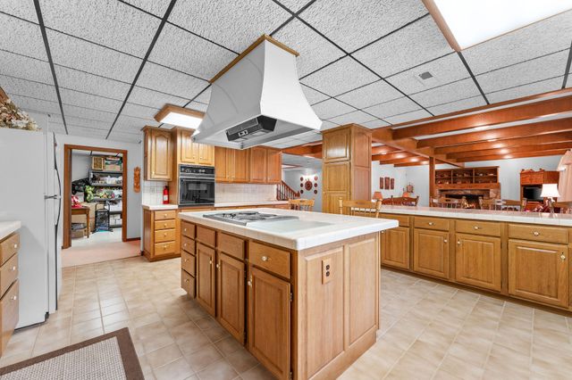 120 Quellhorst Drive, Isabella, MO 65676