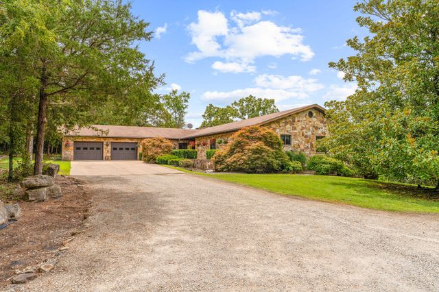 120 Quellhorst Drive, Isabella, MO 65676