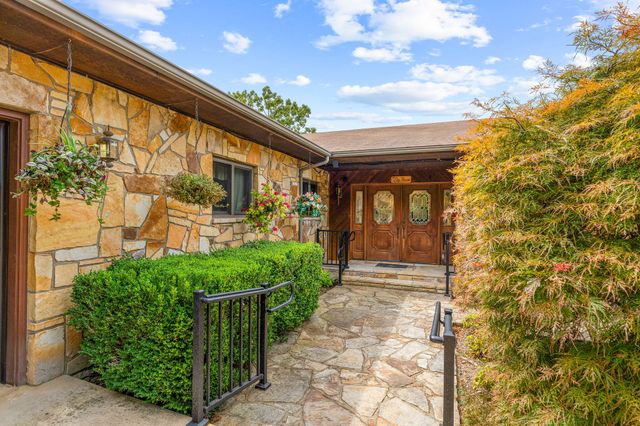 120 Quellhorst Drive, Isabella, MO 65676