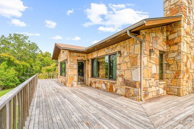 120 Quellhorst Drive, Isabella, MO 65676