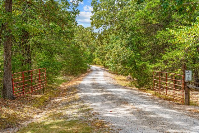 120 Quellhorst Drive, Isabella, MO 65676