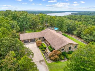 120 Quellhorst Drive, Isabella, MO 65676