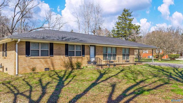 3410 Gault Avenue N, Fort Payne, AL 35967