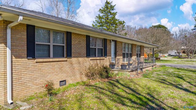 3410 Gault Avenue N, Fort Payne, AL 35967